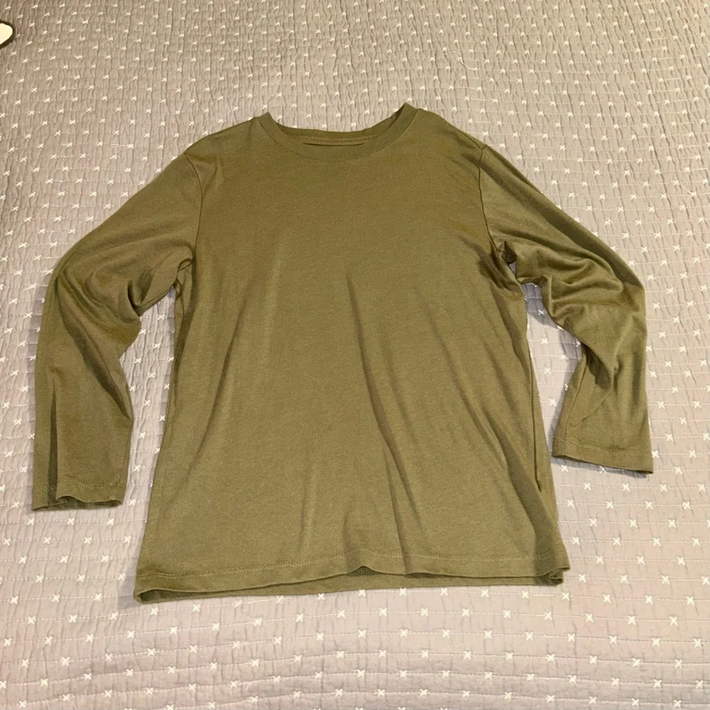 (Bundle 3 for $15) Old Navy Olive and Navy Long Sleeve Tee Set of 2 Kids L